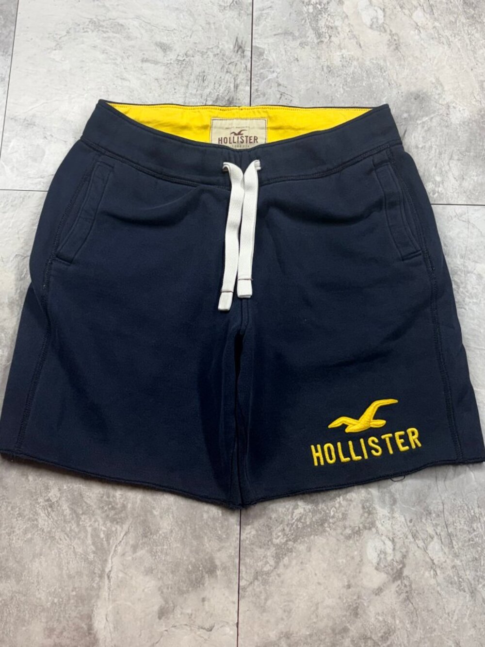 Hollister Sweat Shorts Men's S Navy Blue Yellow Embroidered Logo Y2K